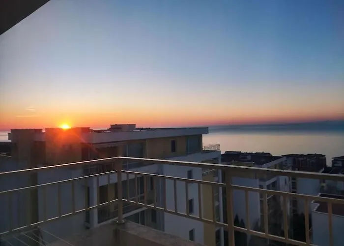 Sea View Apartment In Paradise Elenite photo